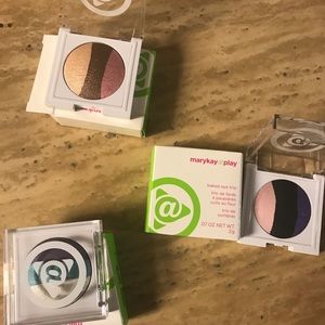 🔥New Mary Kay Eye Trios 3 n 1 eyeshadow compacts